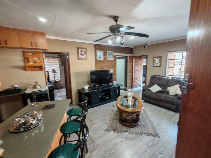 3 Bedroom Property for Sale in Vaalpark Free State